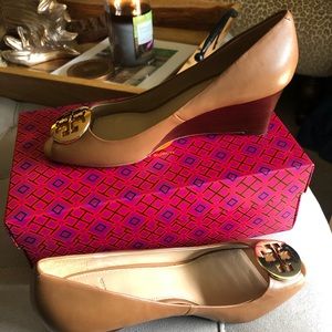 NIB Tory Burch Kara Wedge